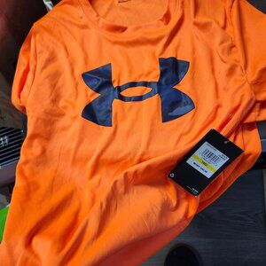 Boys medium underarmour shirt